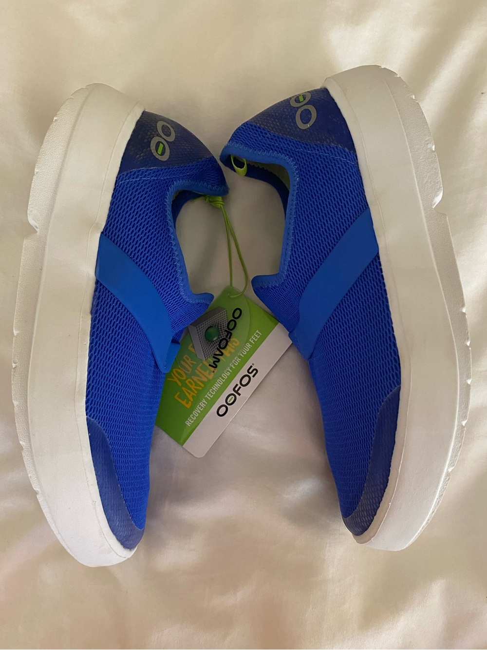 NWT Oofos Slip On 4 Way Stretch OOmg Low with Recovery Technology Blue/White W 8 - Picture 11 of 15